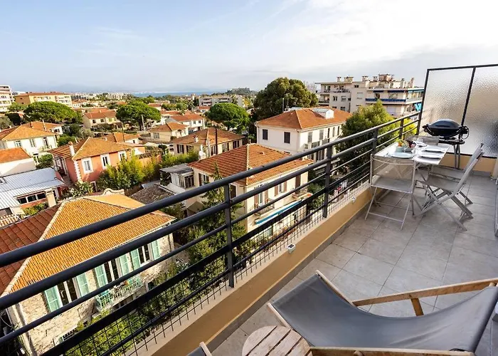 Two Bedroom In شقة